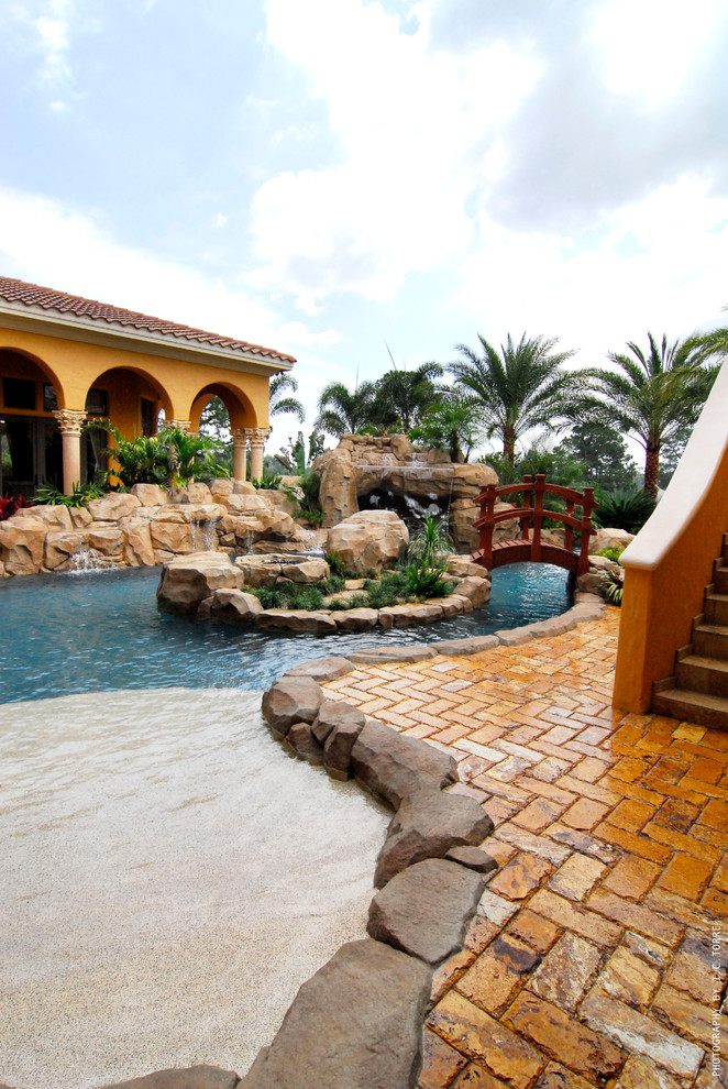 Inspiration for a mediterranean pool in Orlando.