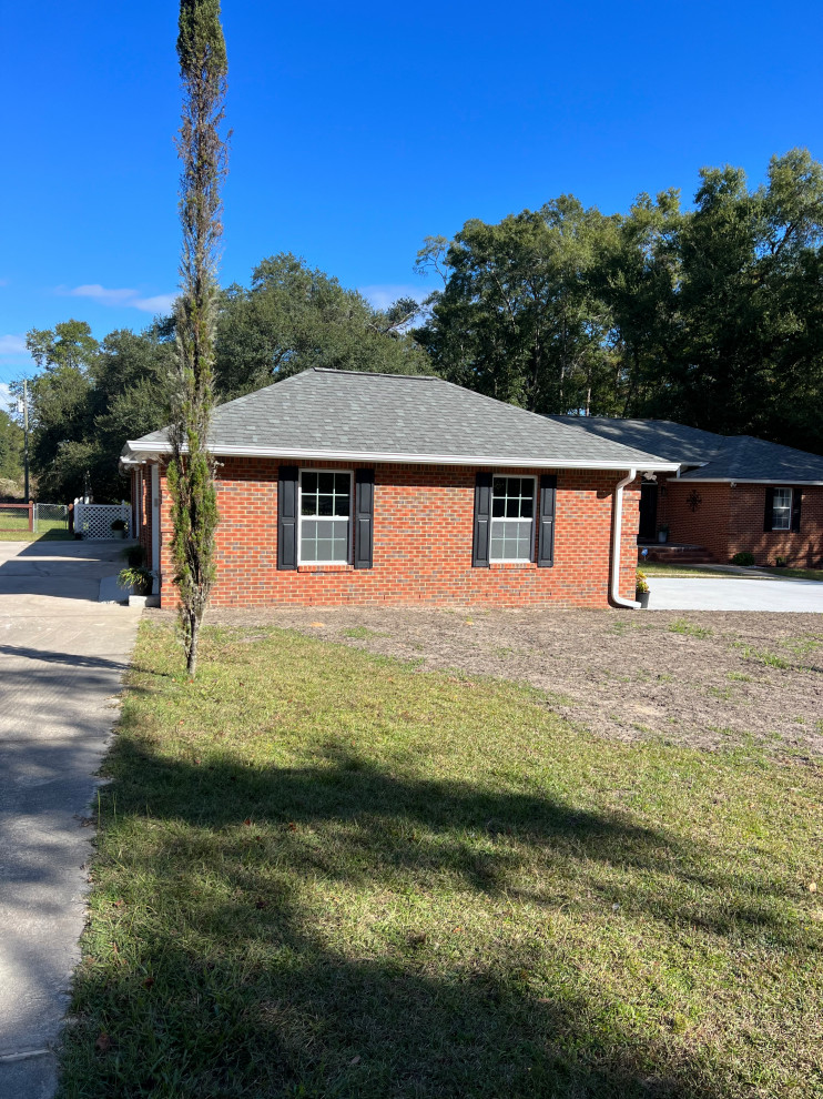 Detached Garage