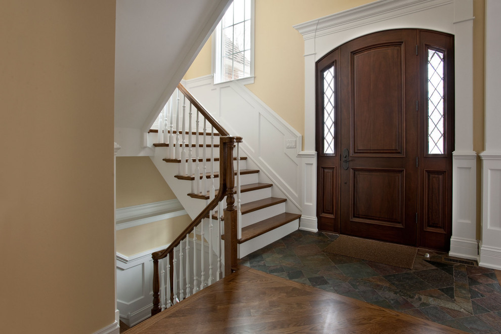 Home design - transitional home design idea in Chicago
