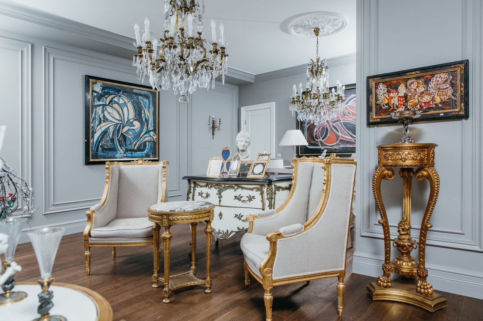 Салон предметов интерьера и антиквариата в Москве