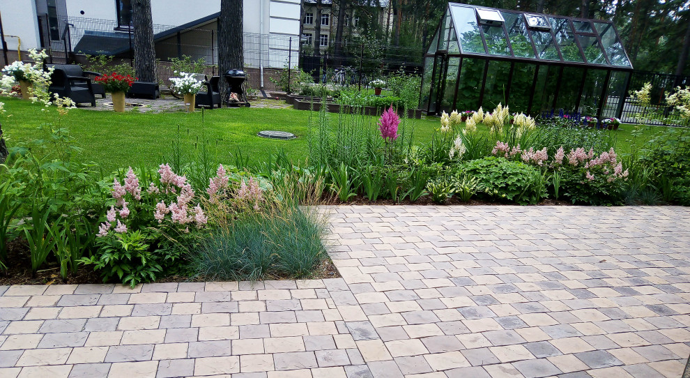 Цветники под пологом леса