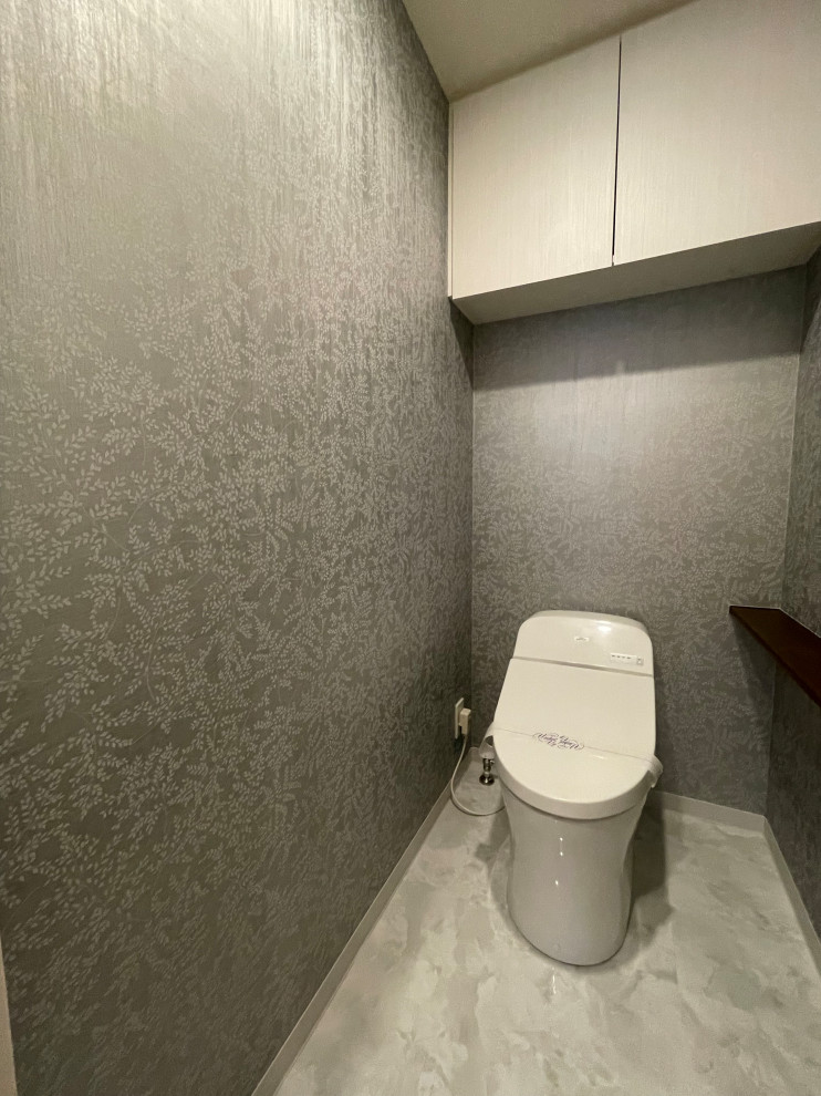 Photo of a powder room in Tokyo.