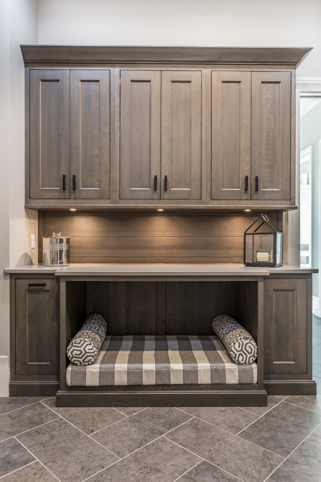 Mudroom - transitional mudroom idea
