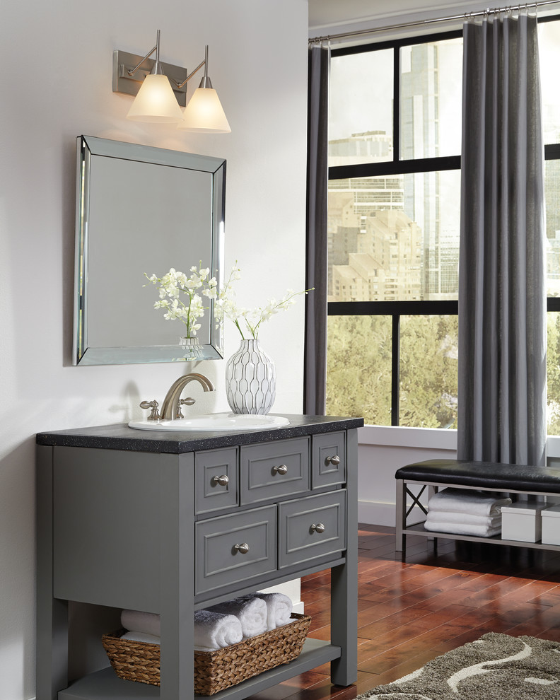 Inspiration for a transitional home design remodel in Chicago