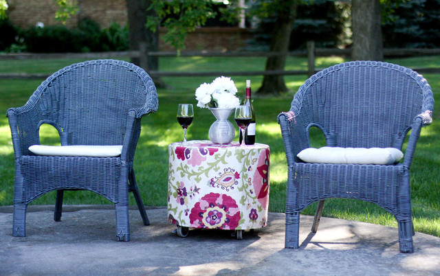 Make a Cute and Low-Cost Rolling Table