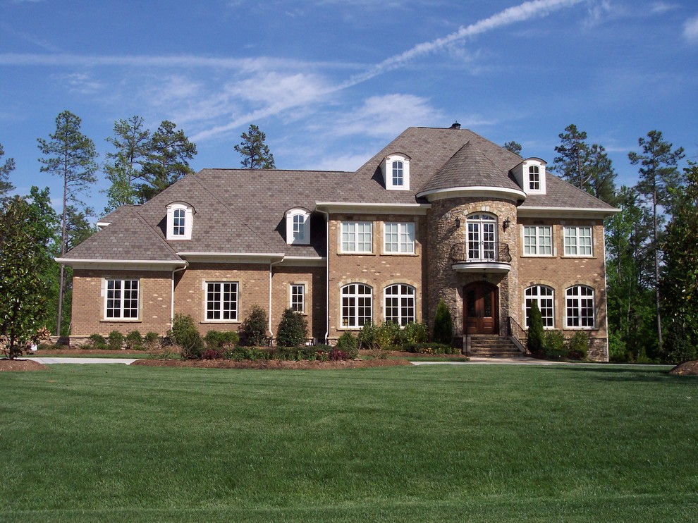 Design ideas for a transitional exterior in Raleigh.