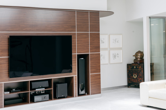 Mid-Century Modern TV Unit midcentury-living-room