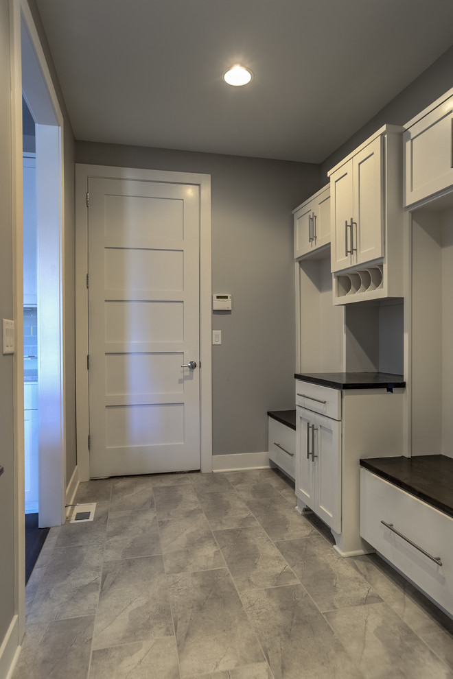 Transitional home design photo in Omaha