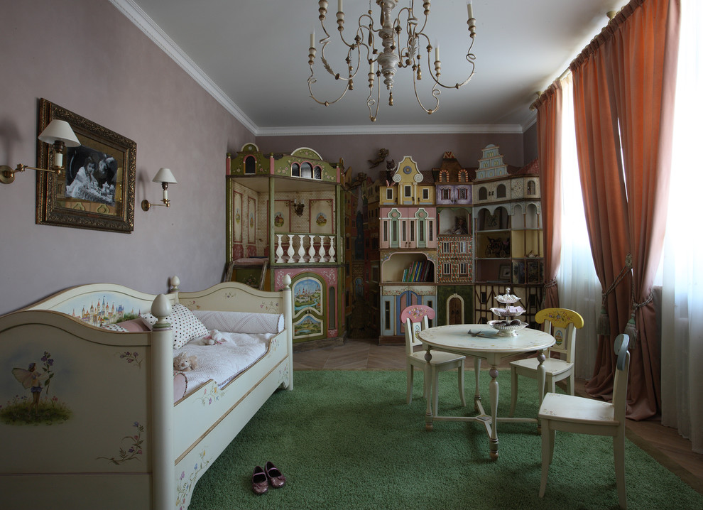 This is an example of an expansive traditional kids' bedroom for kids 4-10 years old and girls in Moscow with pink walls, dark hardwood floors and brown floor.