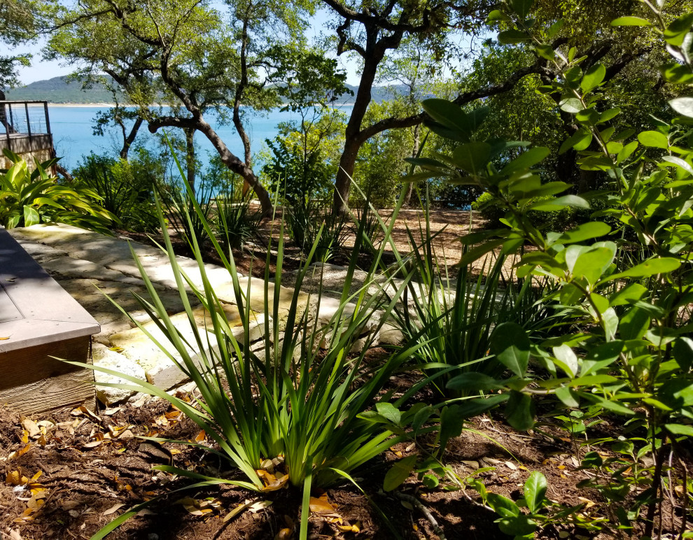 Inspiration for a transitional home design remodel in Austin