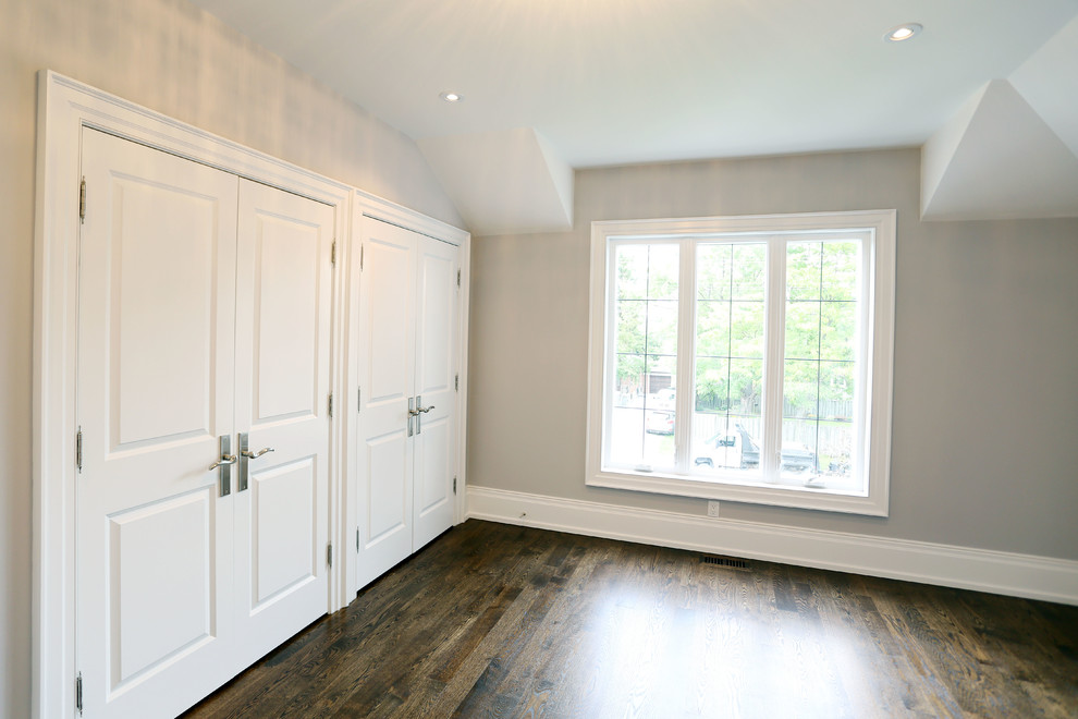 Inspiration for a transitional home design remodel in Toronto