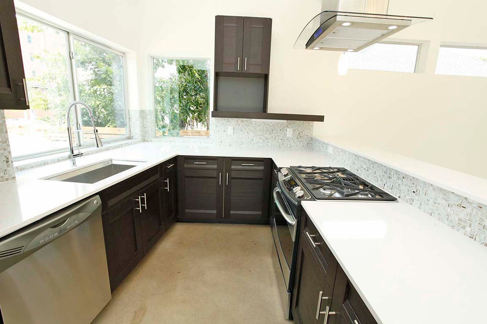 Transitional kitchen photo in Austin