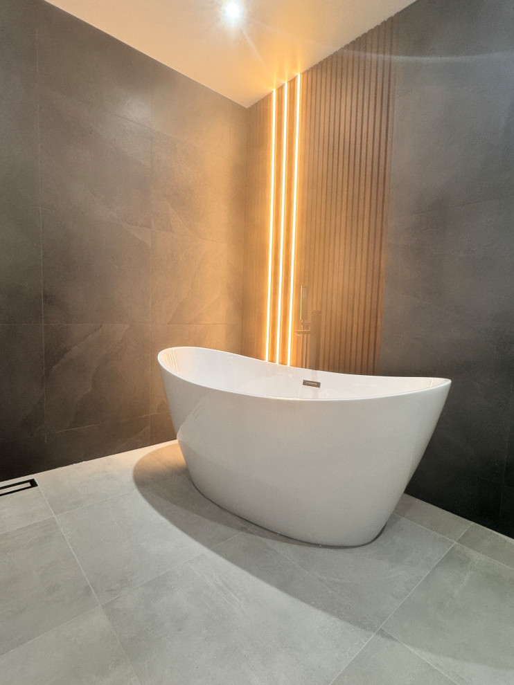 Contemporary Master-bathroom