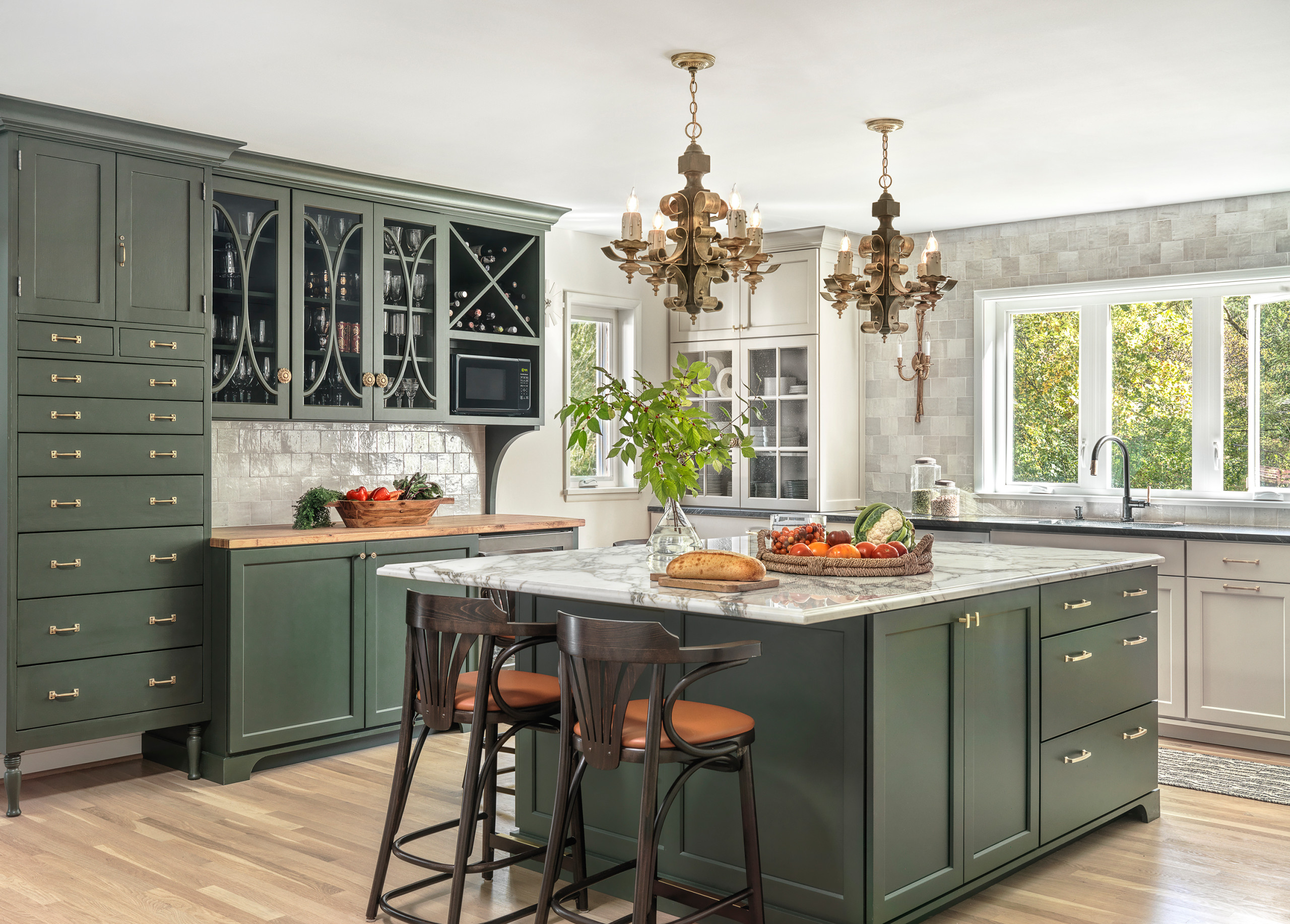 Houzz Tour: Designer Infuses a 1950s Ranch House With Personality, image size:2560x1834