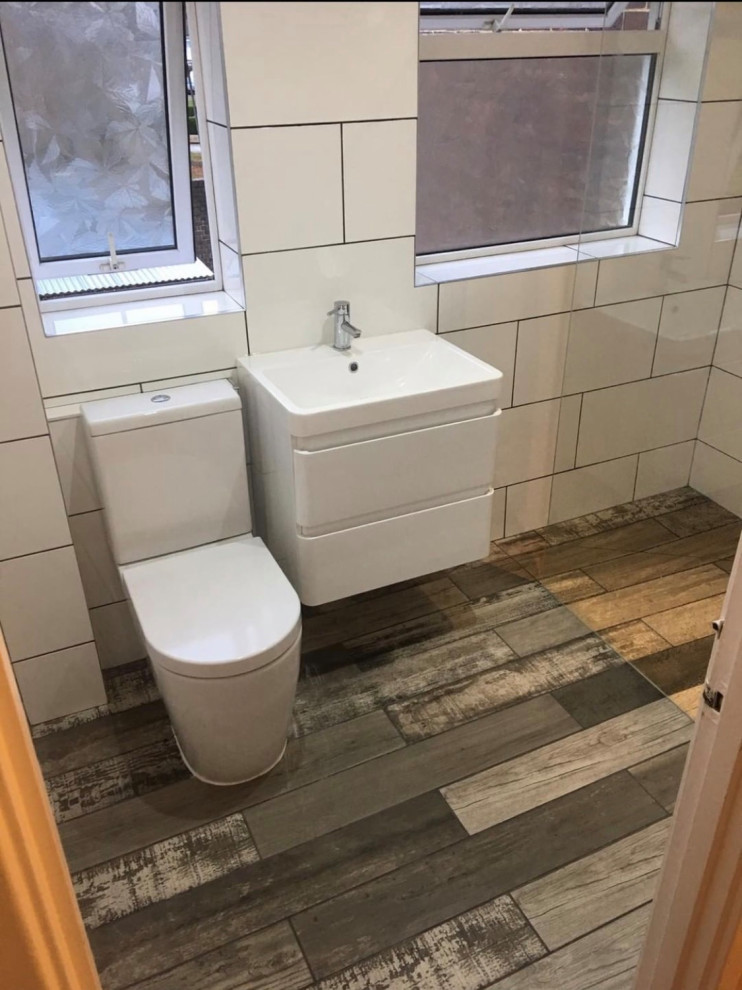Binfeild main bathroom
