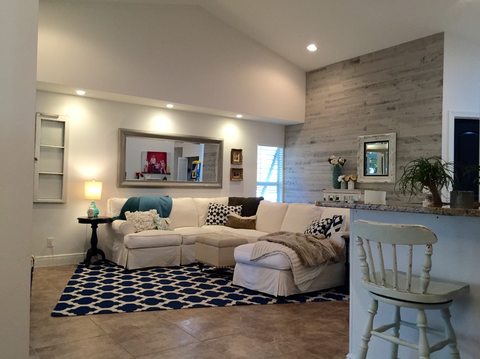 Inspiration for a transitional home design remodel in Miami