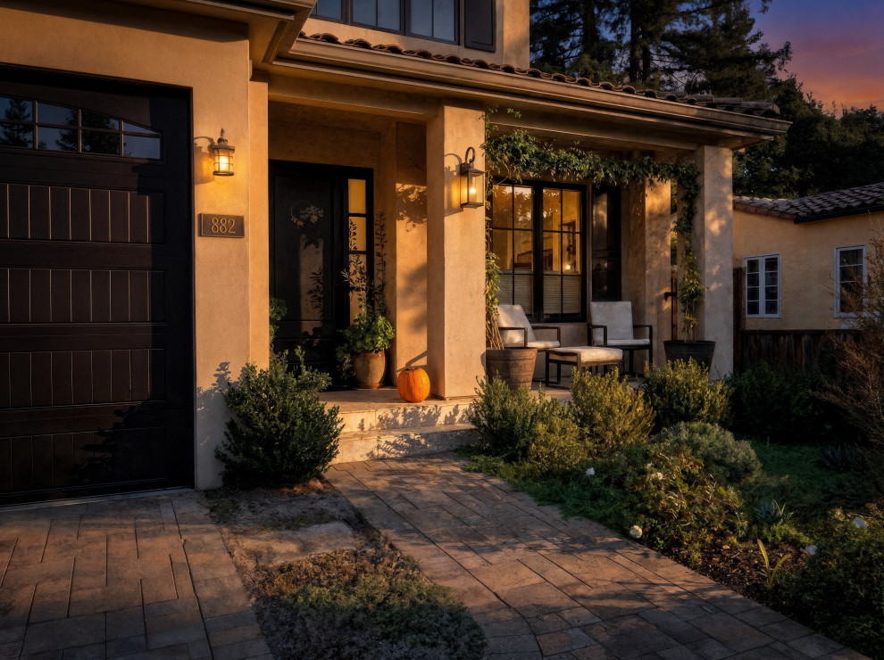 Photo of a mediterranean landscaping in San Francisco.