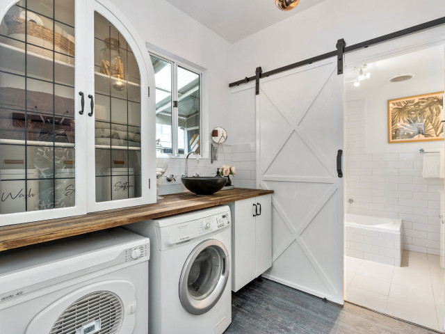 East Victoria Park Air Bnb eclectic-utility-room