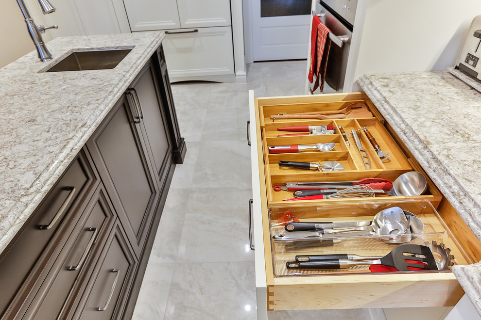 Inspiration for a transitional kitchen remodel in Toronto