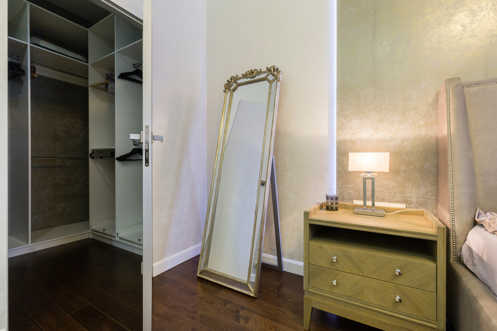 STYLISH LUX APARTMENT IN THE HEART OF THE CITY