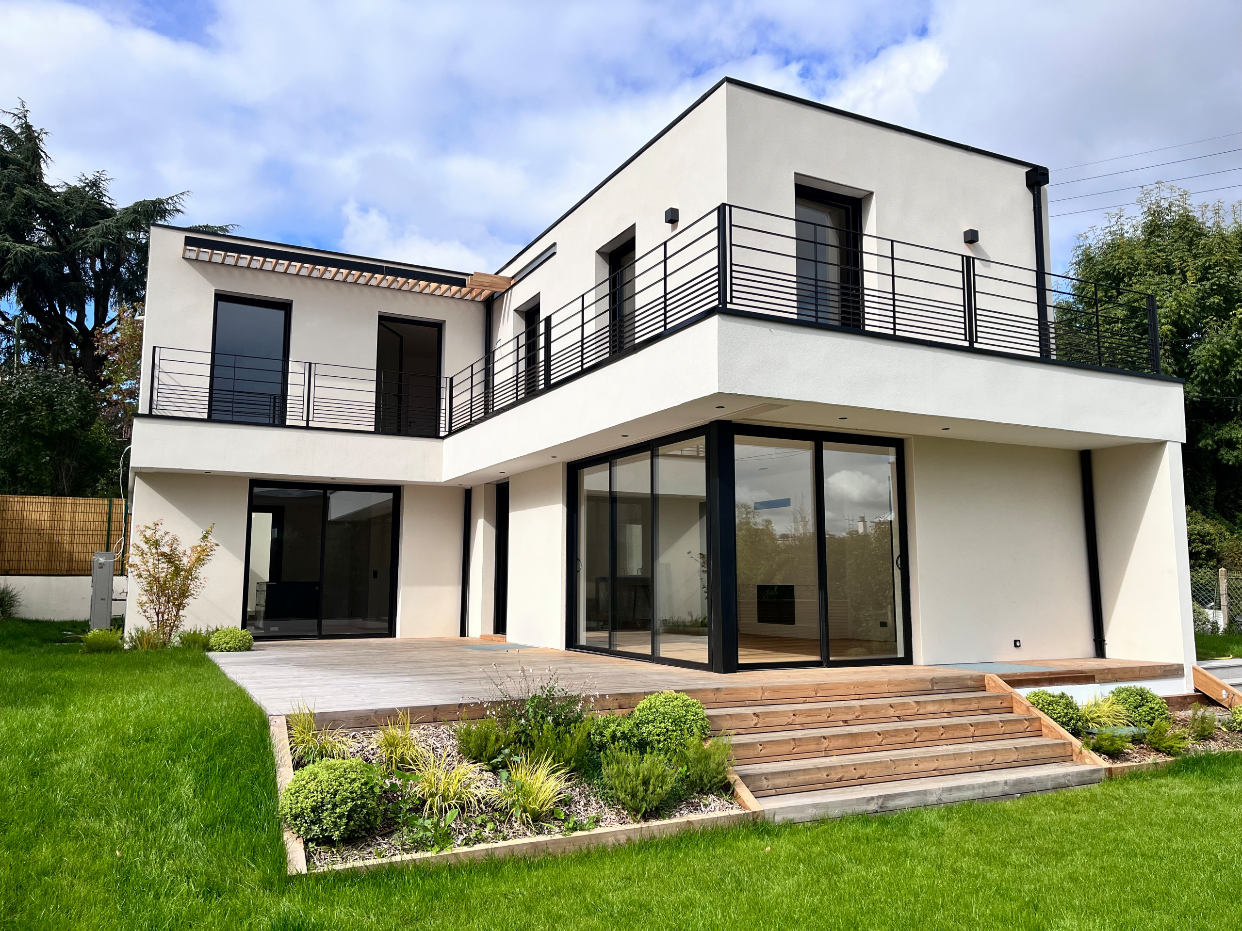 L  - Construction d'une maison - Calme dans la ville