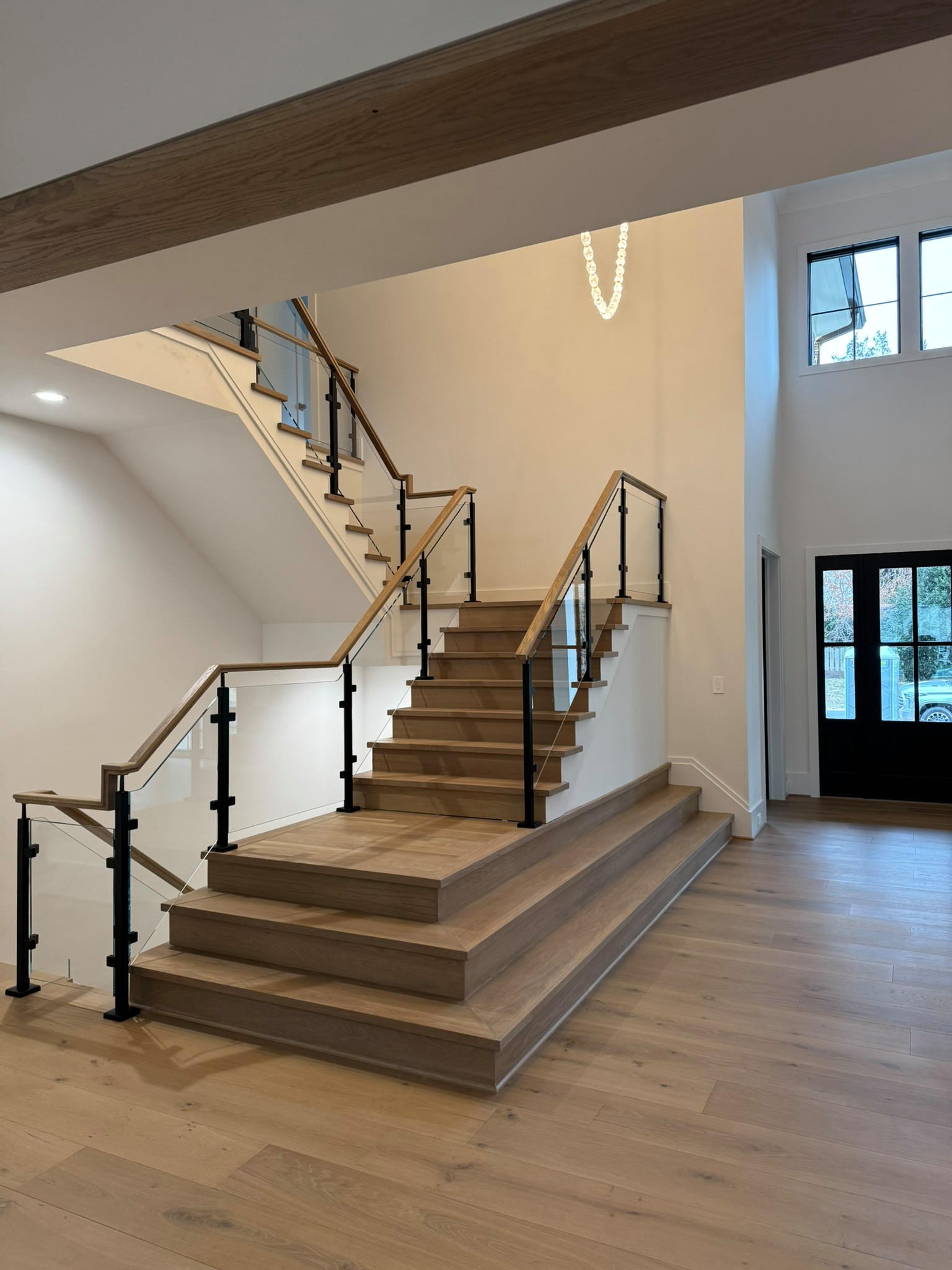 134_Modern White Oak Stair with Glass Balustrade, Vienna, VA 22180