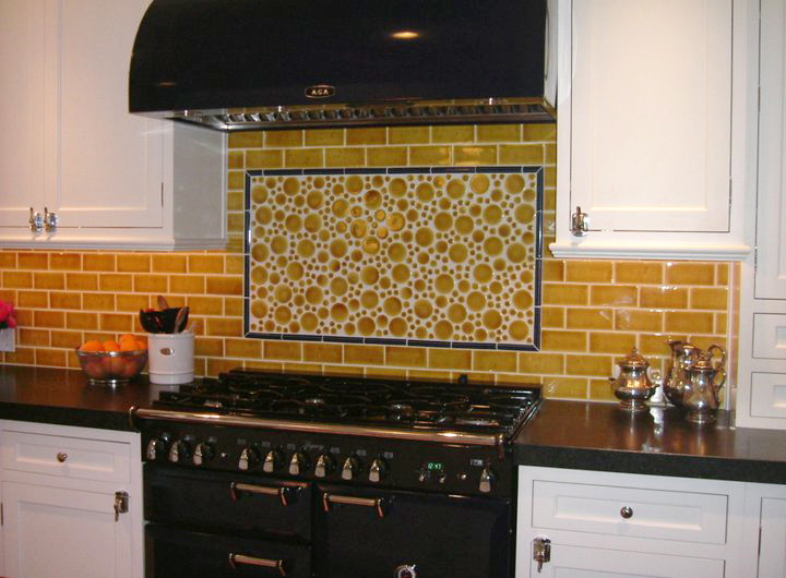 Example of a transitional home design design in Phoenix