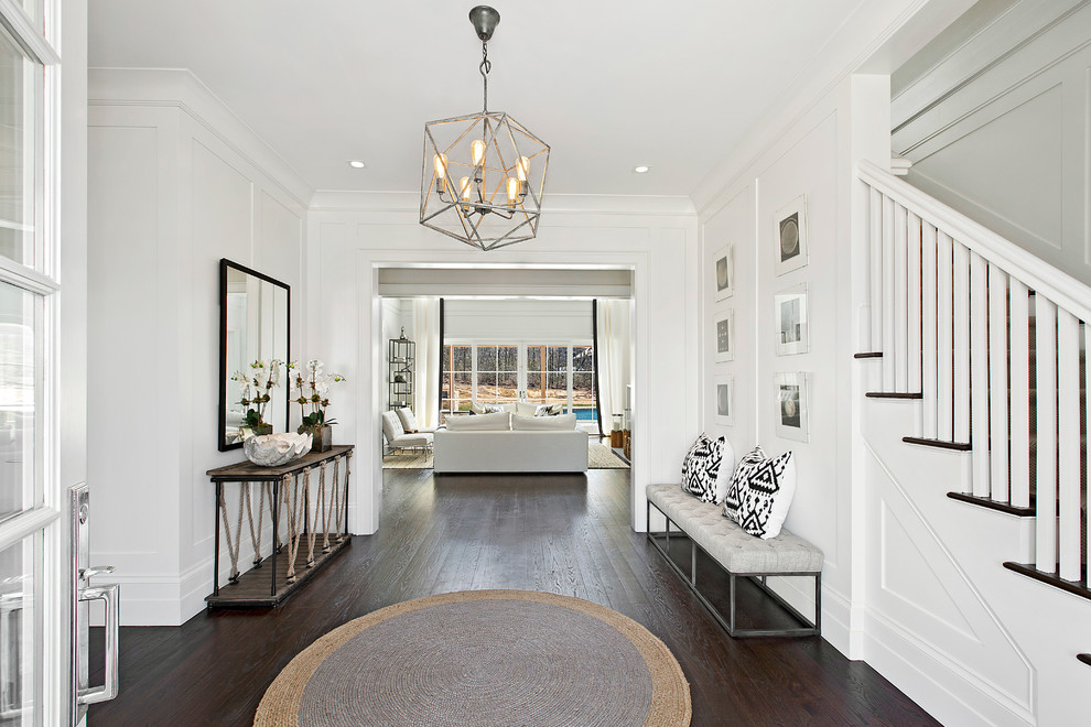 Transitional entryway photo in New York