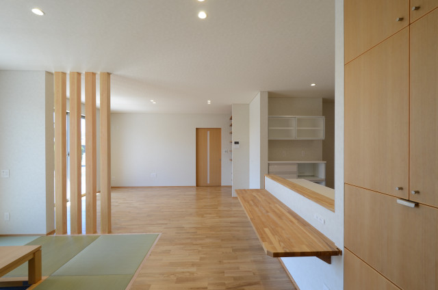 伊奈町の家（豊川市）リビングスペース minimalistisch-wohnbereich
