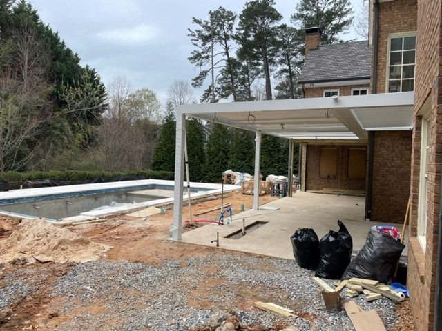 Example of a transitional pool design in Atlanta