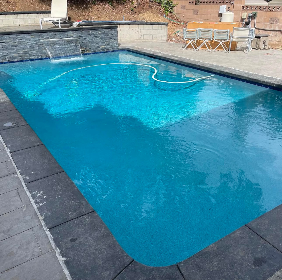 Aqua White - Mini Pebble Finish