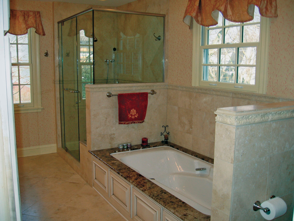 Bathroom - bathroom idea in Chicago