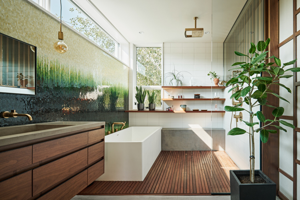 Example of a mid-century modern bathroom design in Minneapolis