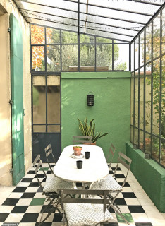 À Marseille, une mini-piscine sublime un jardin 1 À Marseille, une mini-piscine sublime un jardin 1