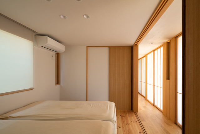 空の家 japanisch-modern-schlafzimmer