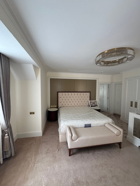 Full refurbishment works of high-end resident at Mayfair (x6 Bedroooms)