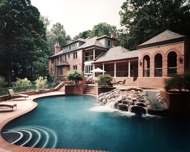 Pool fountain - backyard pool fountain idea