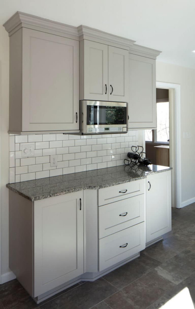 Kitchen - transitional kitchen idea