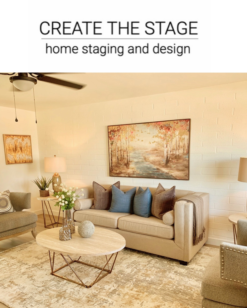 Transitional home design photo in Phoenix