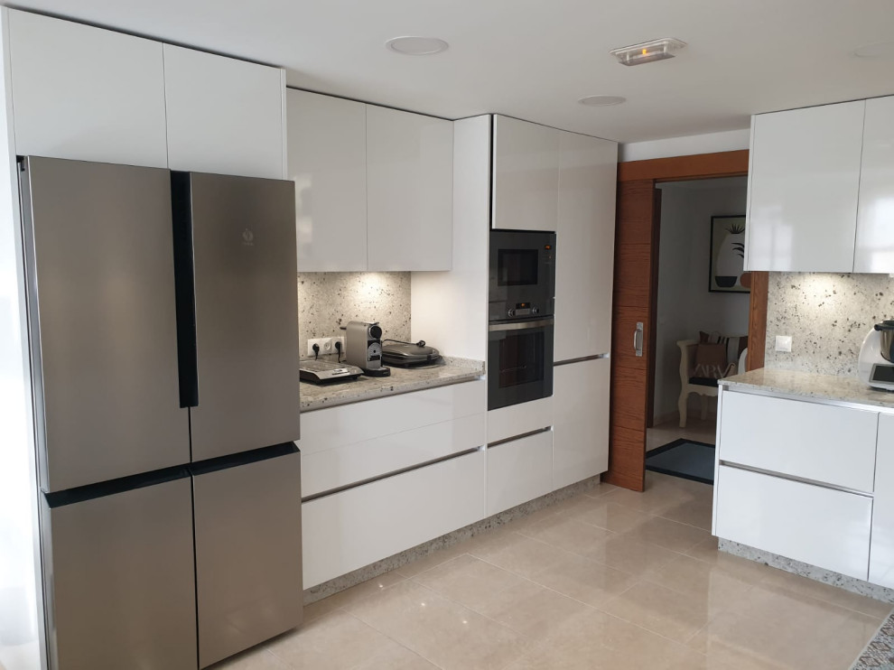Cocina en paralelo - Modern - Kitchen - Other - by Mercasur- Mármol ...