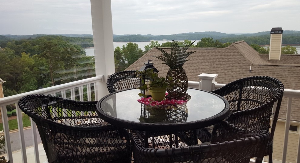 Charleston style. Harbour Point. Lake Lanier.