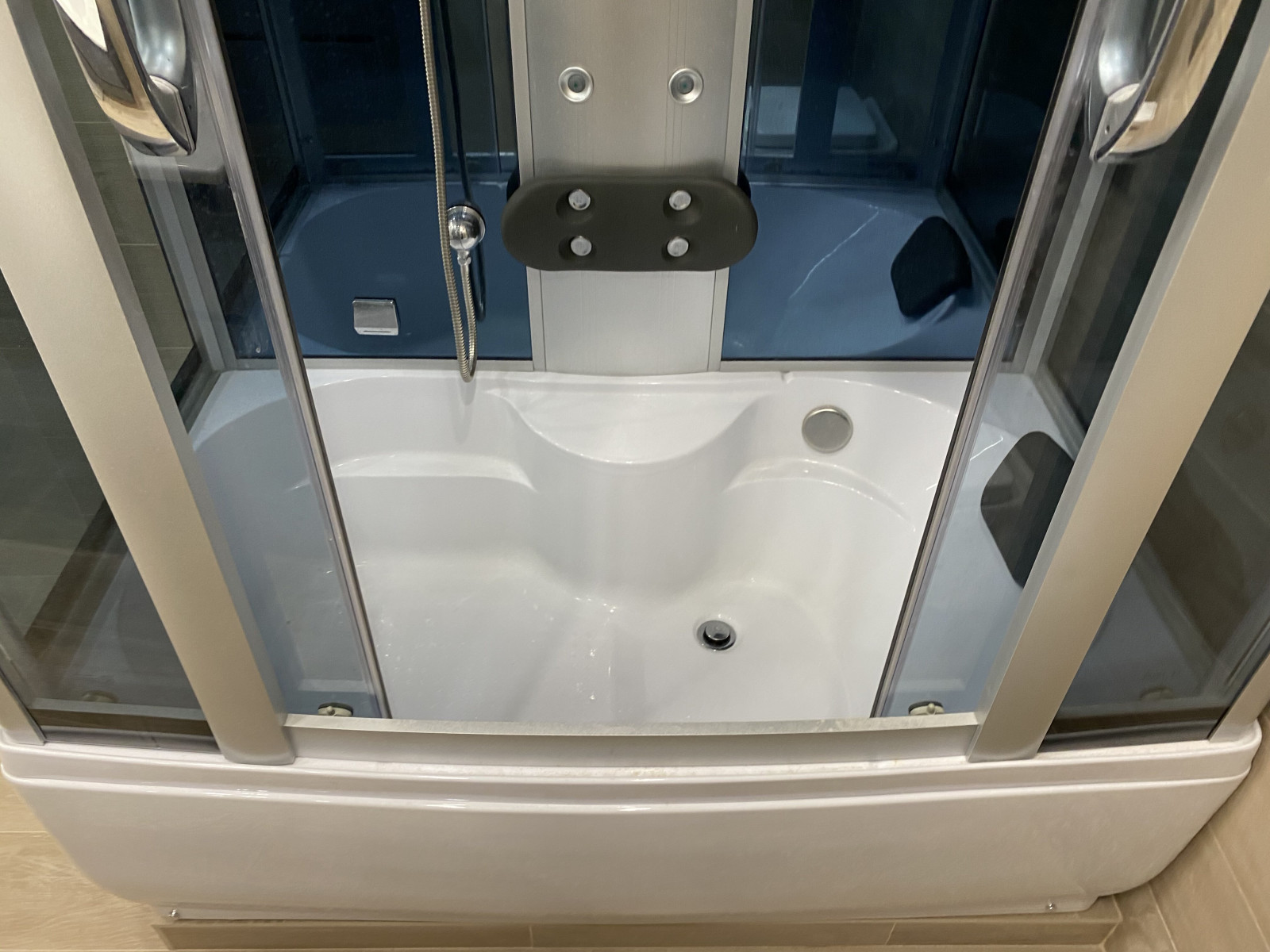 Дизайнерский ремонт салона красоты