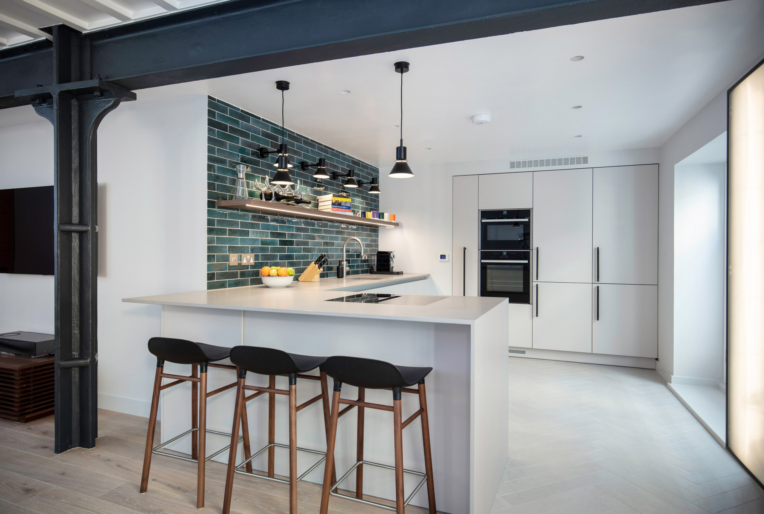 75 Beautiful Small Kitchen with a Breakfast Bar Ideas and Designs - October  2023 | Houzz UK
