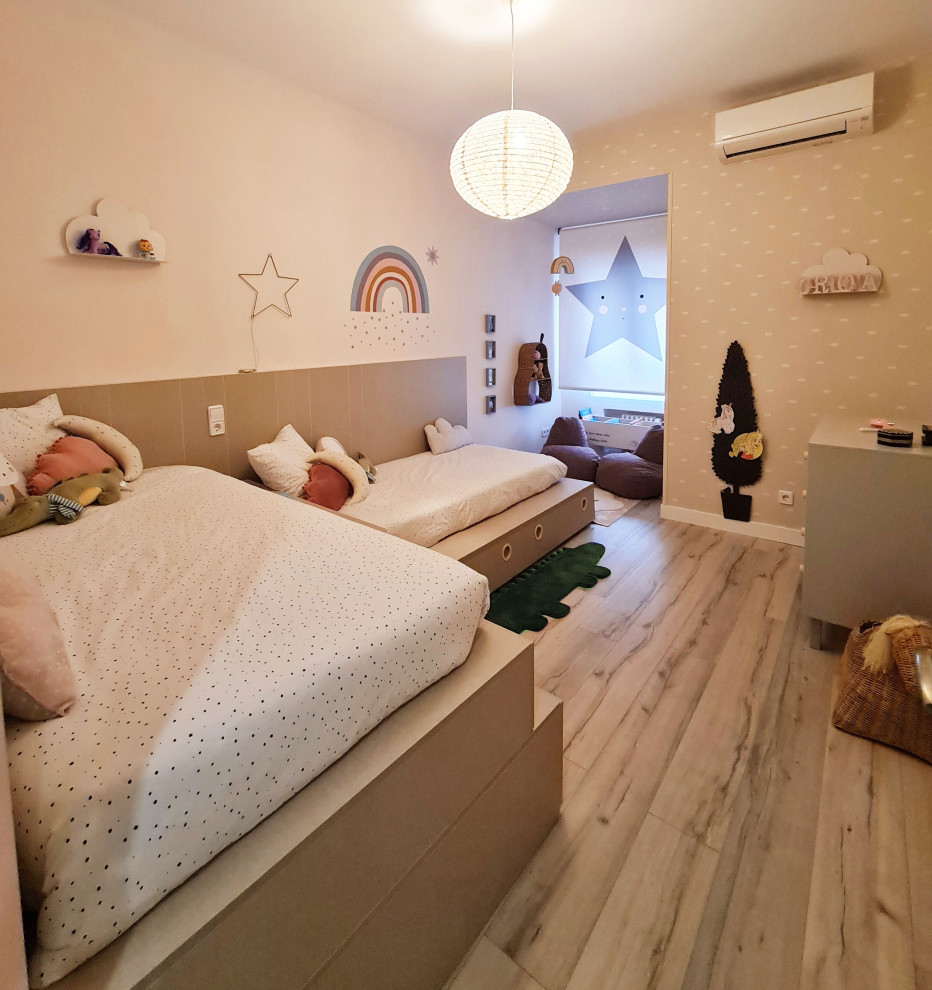 Kleines Shabby-Style Mädchenzimmer in Madrid