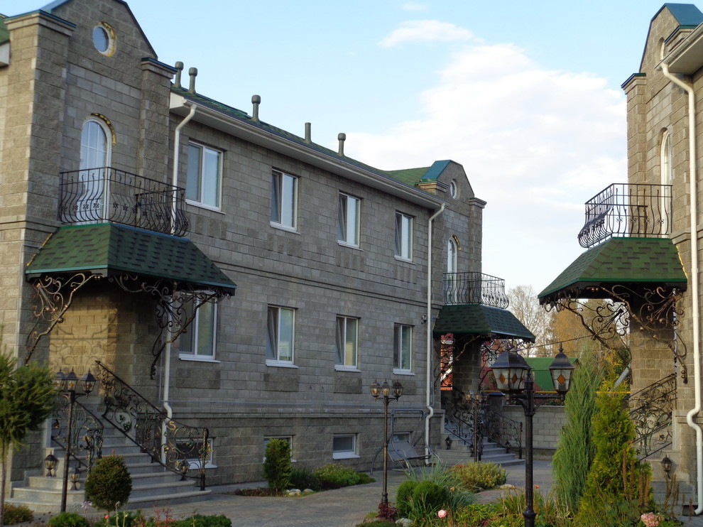 Оформление лестницы и потолка