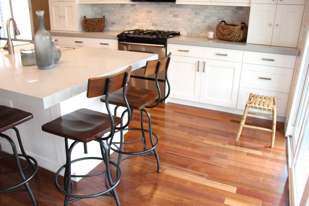 Example of a transitional kitchen design in Orange County