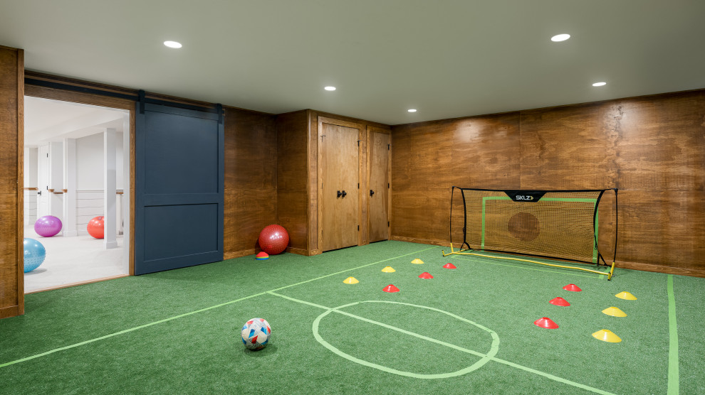 Inspiration for a transitional home gym remodel in Burlington