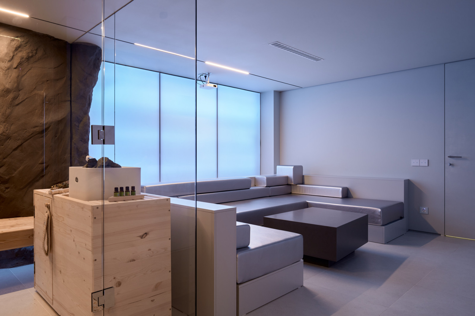 Сауна, молнии и норвежские скалы