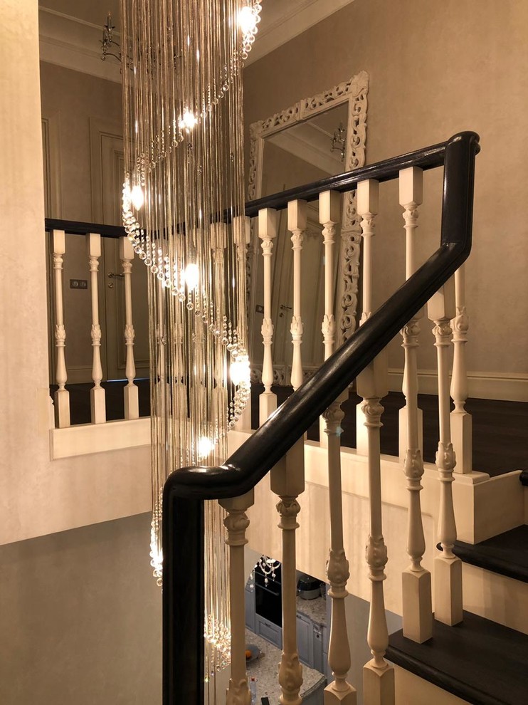 Лестница из дуба в лофте