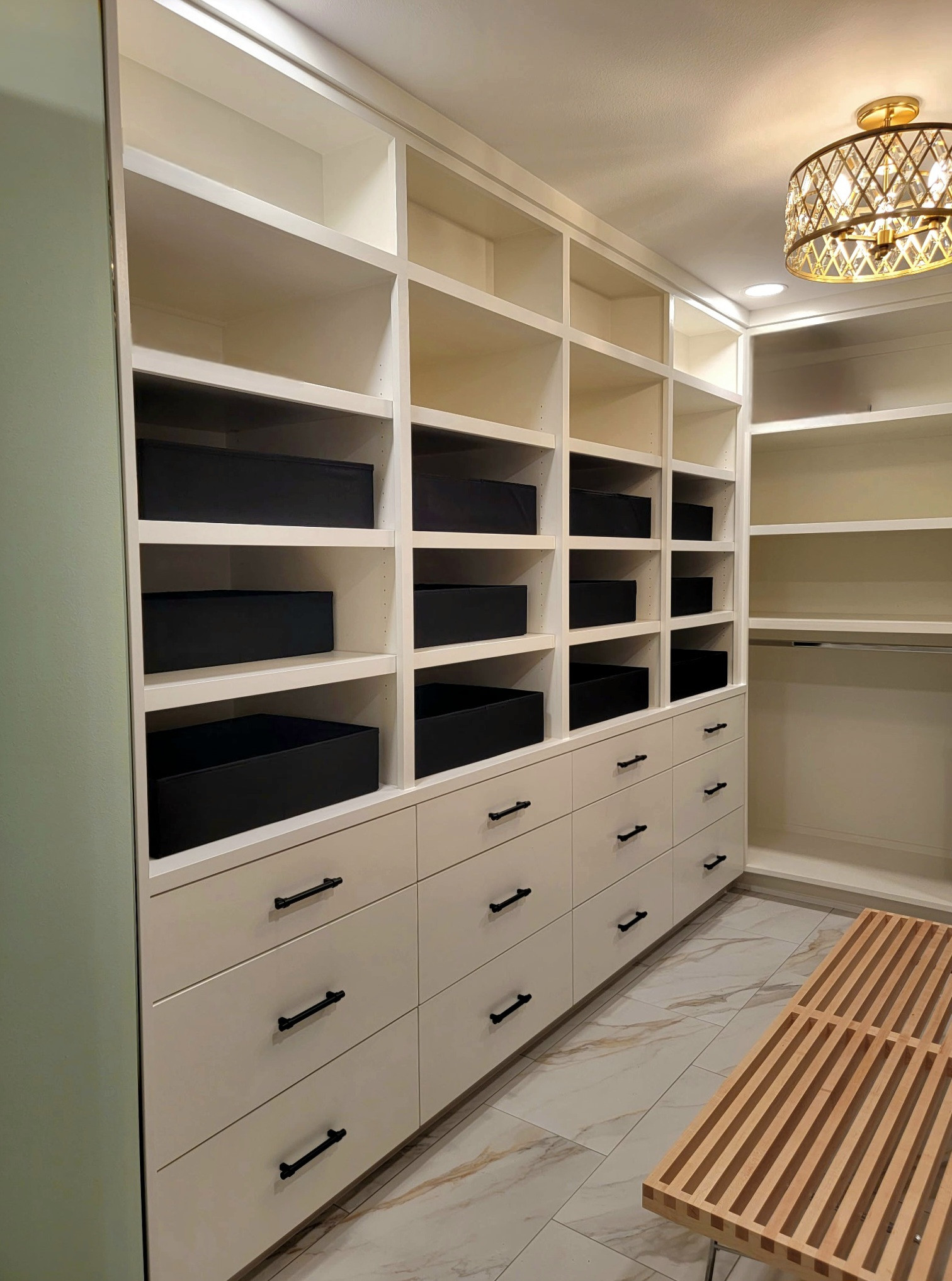 CONTEMPORARY MASTER BATHROOM WITH WALKING CLOSET